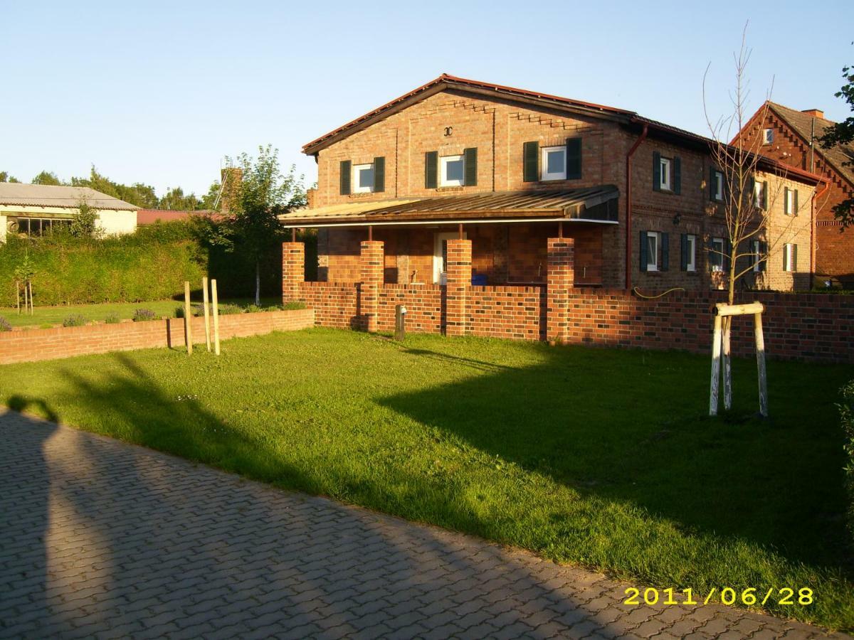 B & B Gross Methling Dargun Extérieur photo