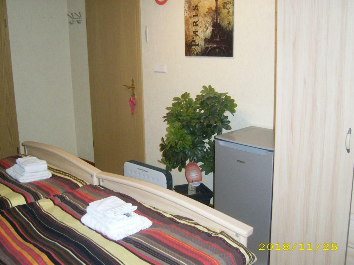 B & B Gross Methling Dargun Extérieur photo